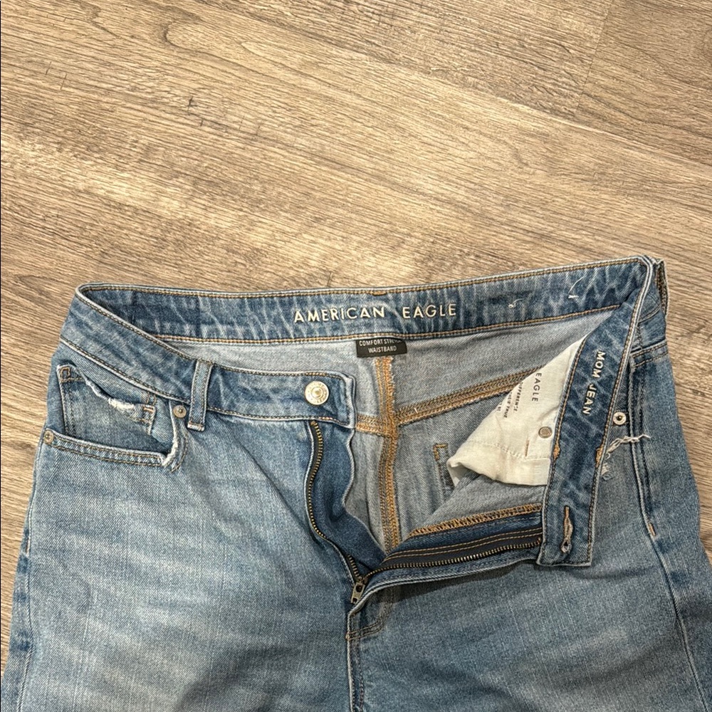 American Eagle Mom Jean